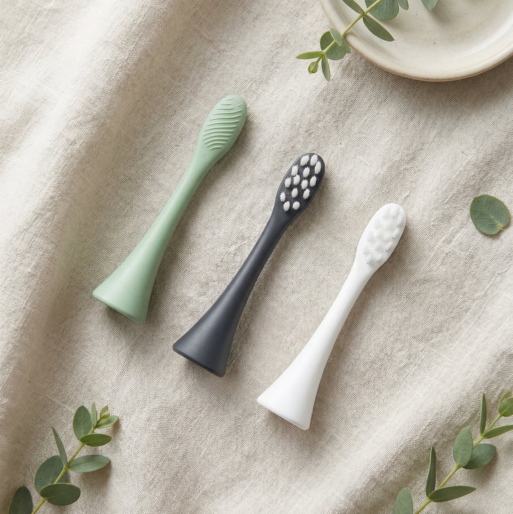 Arisson oral care products lifestyle flat lay arrangement