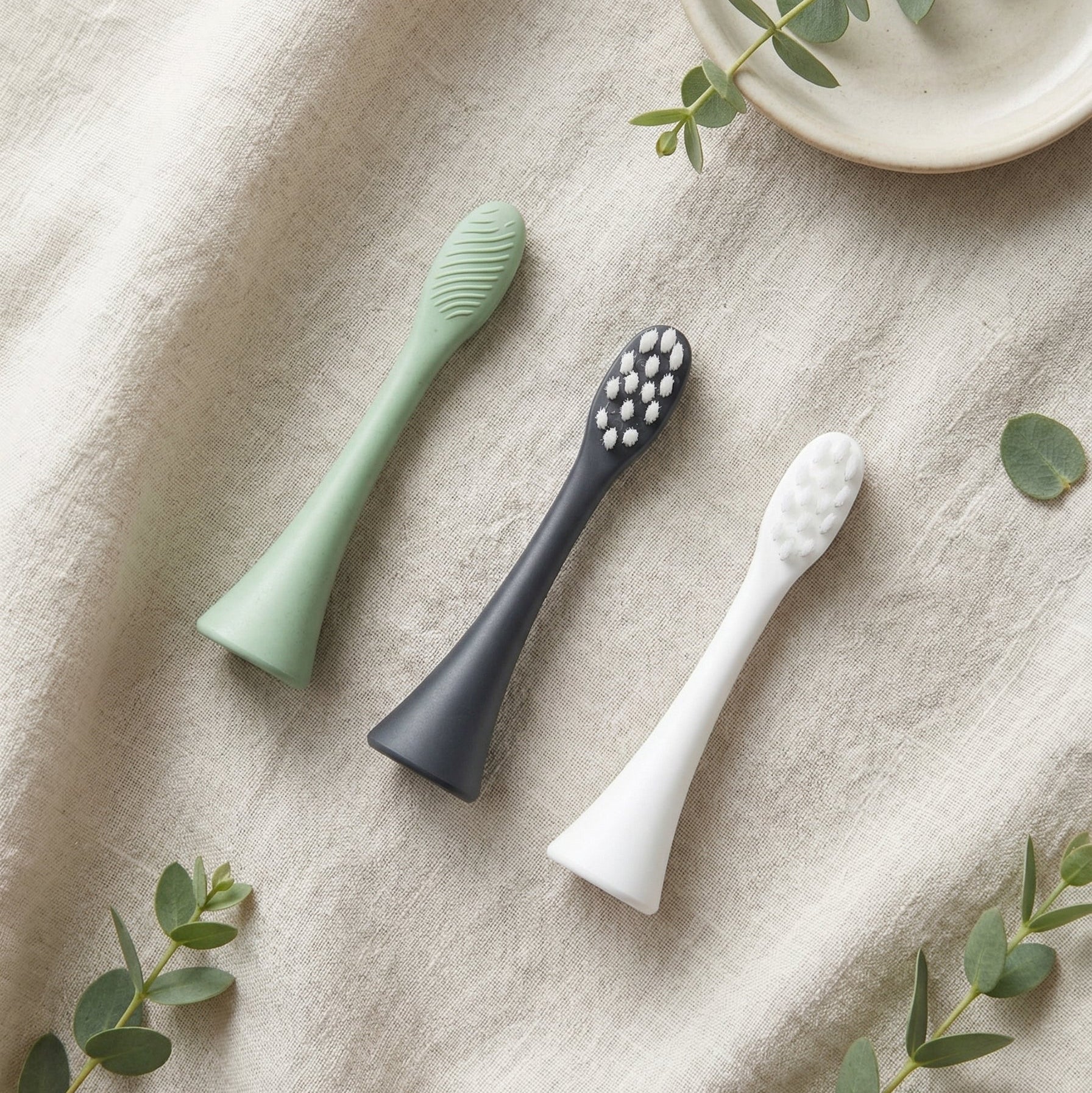 Arisson oral care products lifestyle flat lay arrangement